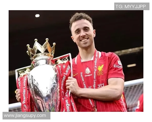 利物浦球迷眼含热泪回顾那些难忘时刻球队精神永不言弃